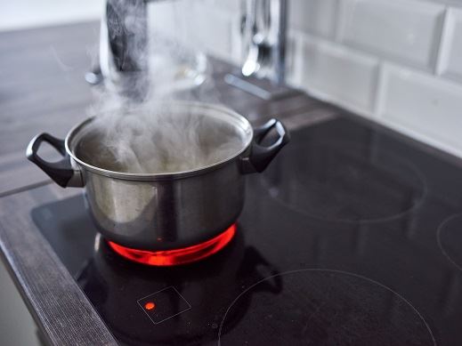 Water boiling on high heat stovetop