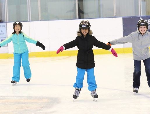 Kids ice skating 